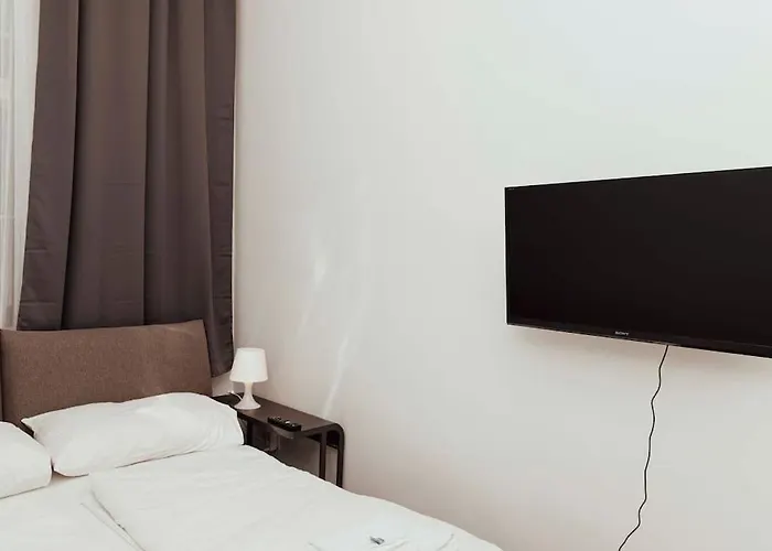 Modern Stylish Comfortable 2 Bedroom Apartment